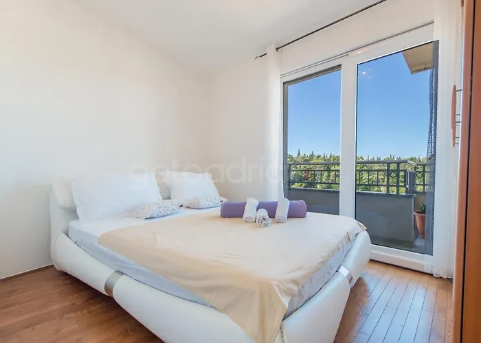 Seaview Duky * 마카르스카